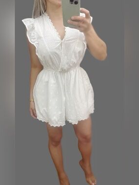 American Eagle Outfitters White Eyelet Romper Medium